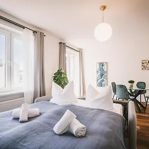 Apartment Sadebo Mit Terrasse Oder Balkon 